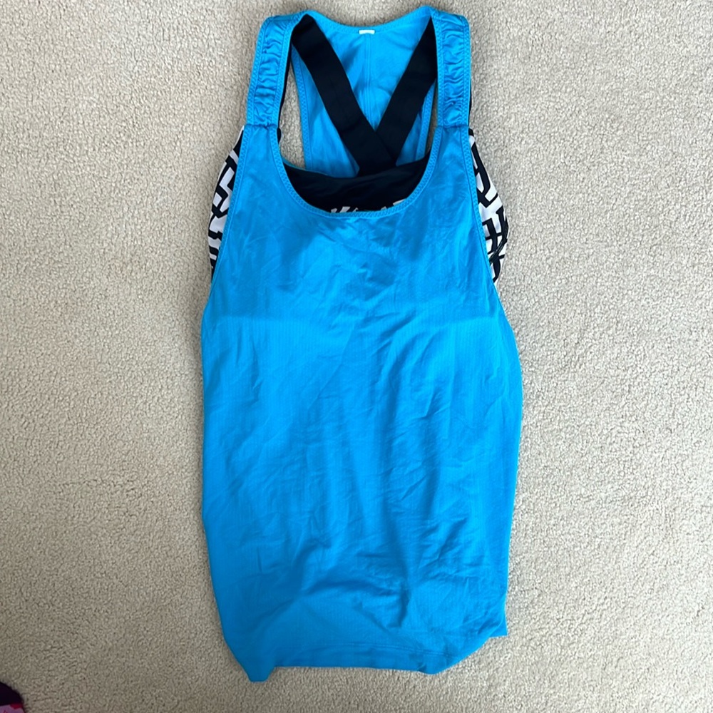 Lululemon Workout Top sz10 built in bra